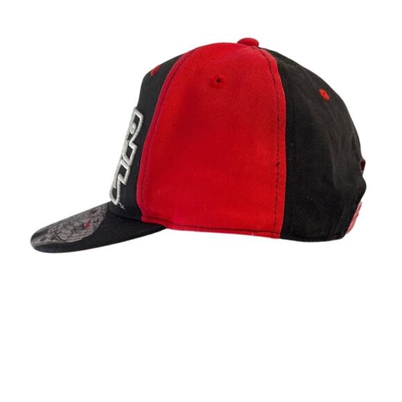 Star Wars Millennium Falcon Snap-Back Sports Cap Size OS in Black and Red - Picture 3 of 7